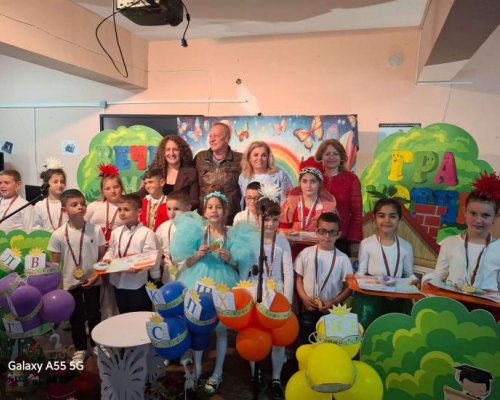 На приказен бал: Първокласниците от училището в Крупник заявиха: Ние вече сме грамотни!