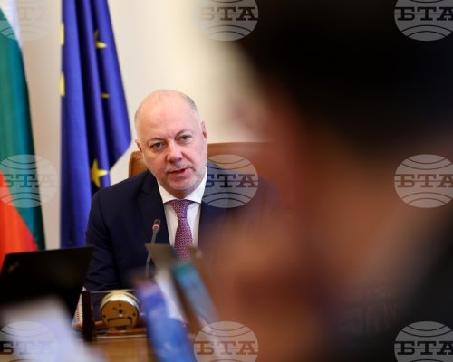 Премиерът Росен Желязков: Нека празничната светлина ни обедини около стремежа към мир, съзидание и просперитет-като народ и като държава