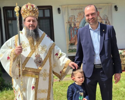Духовната и светската власт в Кюстендил заедно на Възкресение Христово