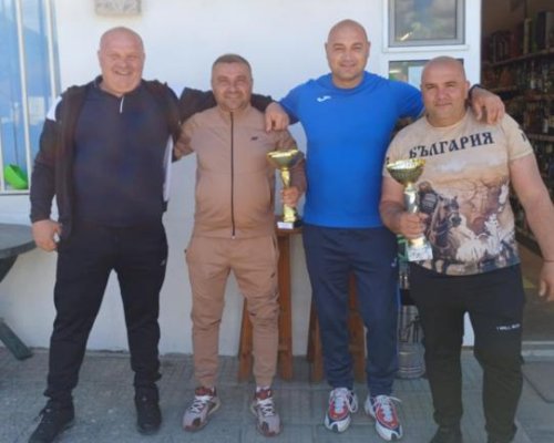 Рекорден брой картоиграчи участваха в тазгодишния Великденски турнир по белот в Крупник