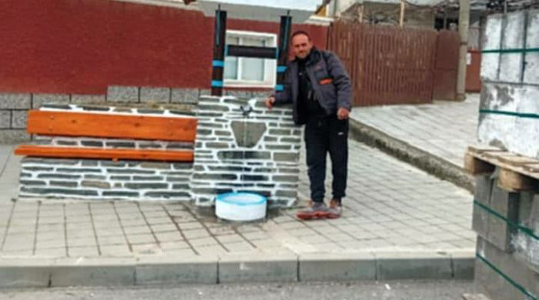 Благородно: Майстор от Белица възстанови бунар със собствени средства Благородно: Майстор от Белица възстанови бунар със собствени средства