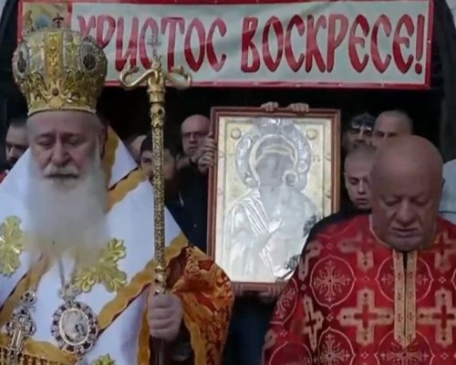 Литийно шествие с чудотворната икона в Бачковския манастир