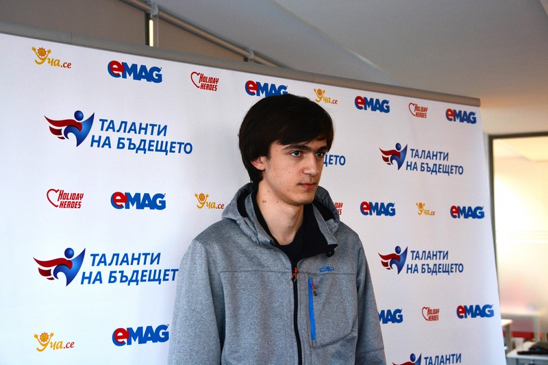 Слав Славчев от Благоевград спечели една от петте стипендии на eMAG в образователния конкурс „Таланти на бъдещето“ снимка 2