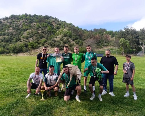 Перун триумфира на Великденския футболен турнир За купата на кмета в Кресна