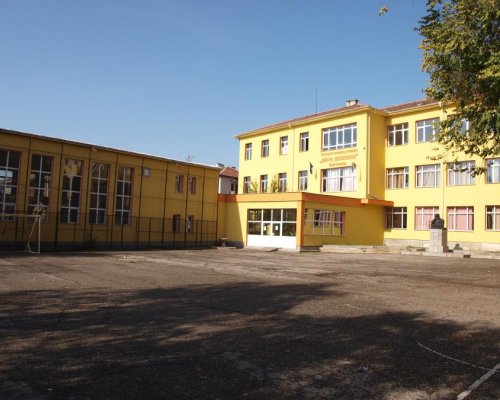Столична фирма ще санира сградата на Четвърто училище в Благоевград