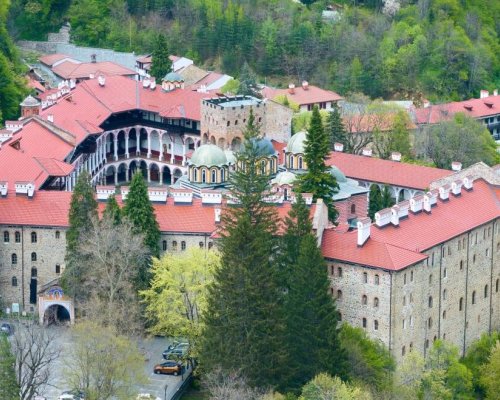 Забраниха паленето на огън в природен парк Рилски манастир
