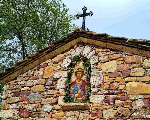 Село Габрово чества храмовия празник на  Свети Георги  с литургия, курбан и музика