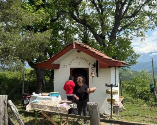 Живописната местност Добрин в село Полена събра близки и приятели в навечерието на летния Атанасовден