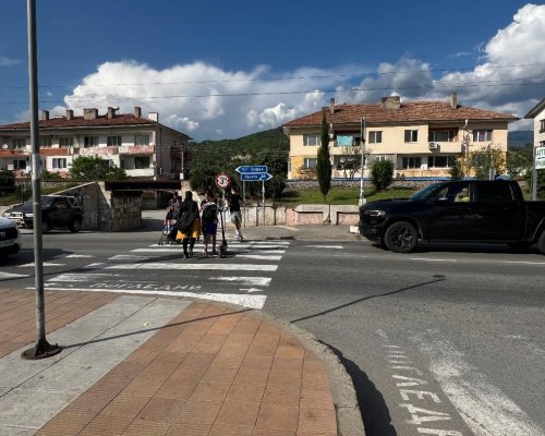 За да се отпуши трафикът за Гърция: Местят пешеходната пътека на Е-79 в Кресна