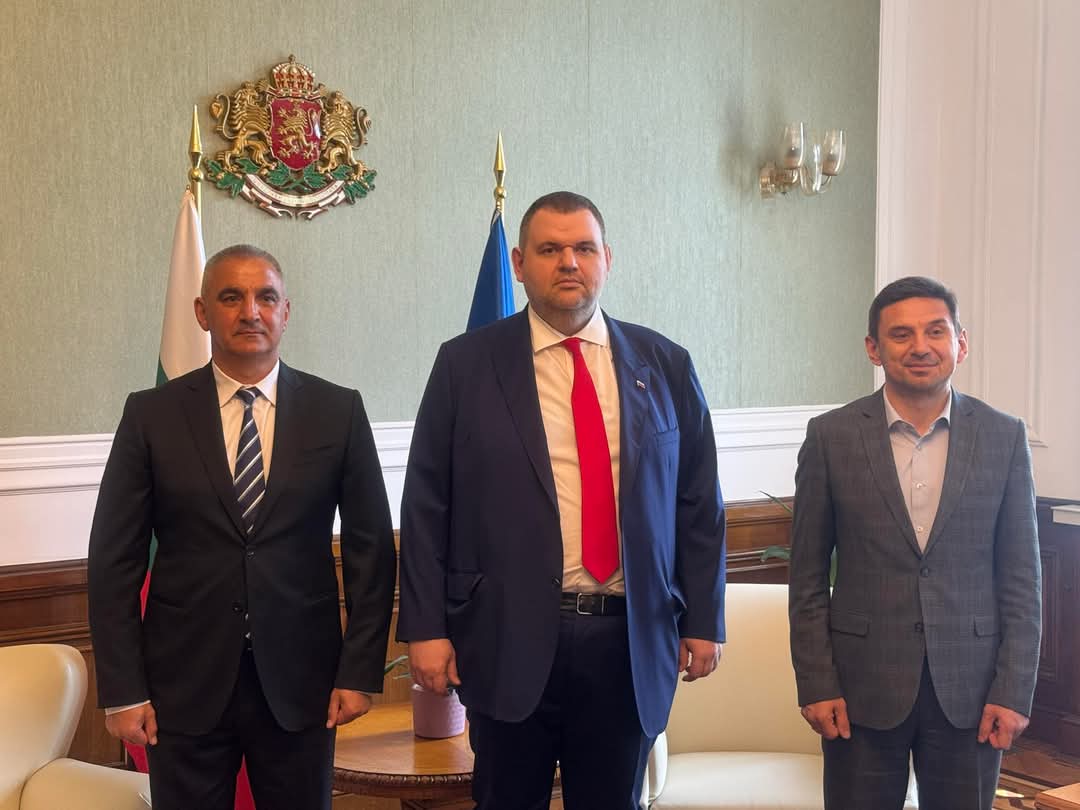 Кметът на Гурково влезе в ДПС Ново начало при Делян Пеевски