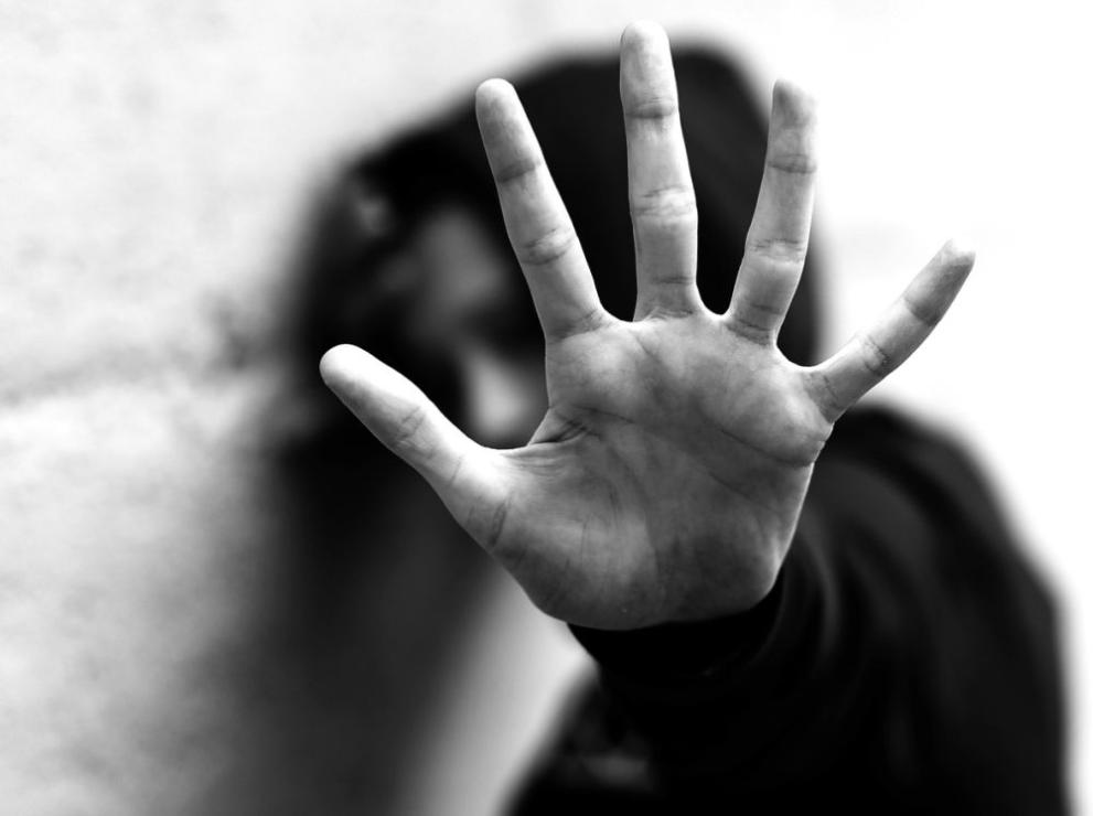 Загорял дядо блудства с 14-годишна ученичка в автобус в Благоевград Загорял дядо блудства с 14-годишна ученичка в автобус в Благоевград