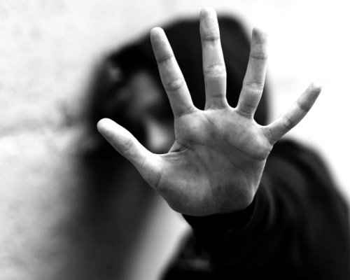 Загорял дядо блудства с 14-годишна ученичка в автобус в Благоевград