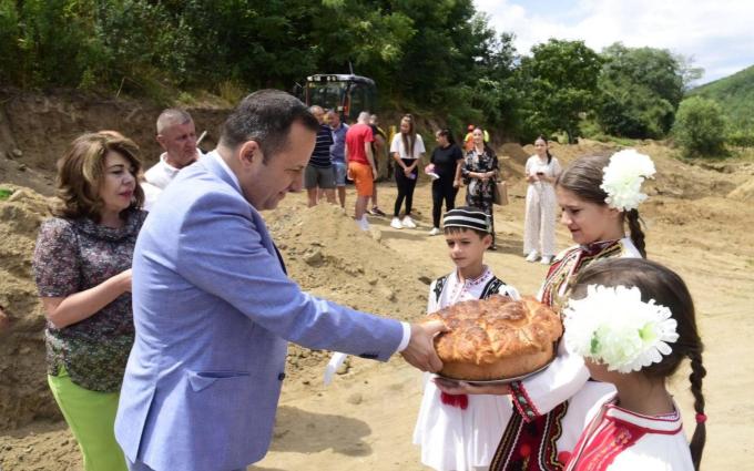Възможно ли е? Обсъжда се трета лента по пътя към Кулата Възможно ли е? Обсъжда се трета лента по пътя към Кулата