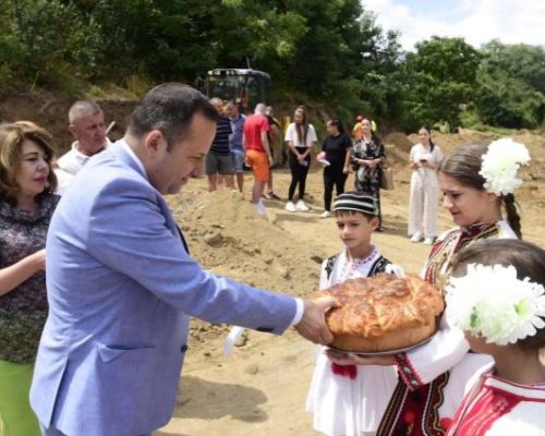 Възможно ли е? Обсъжда се трета лента по пътя към Кулата