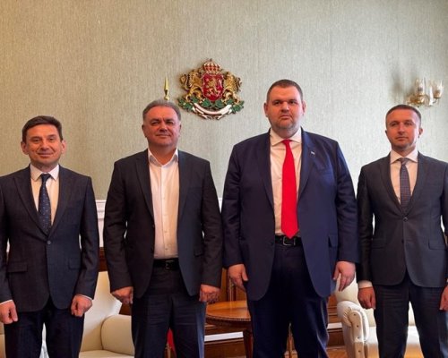 Възходът продължава! Пеевски прие кмета на Борино Караахмед, който се присъедини към Ново Начало