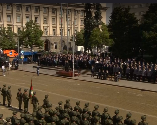 България отбеляза Деня на храбростта с военен парад