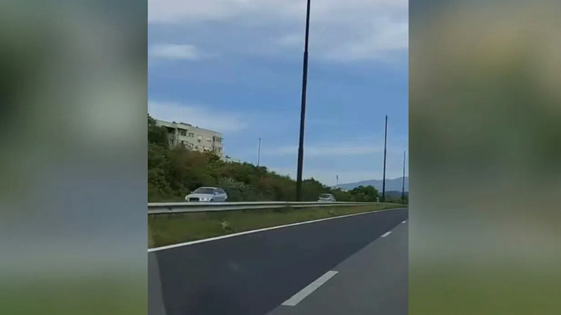 Абсурд в Благоевград: Шофьор кара в насрещното на околовръстния път