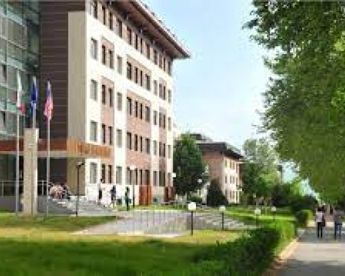 Състезание за зрелостници в Американския университет
