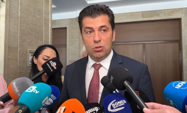Кирил Петков: Призоваваме всички депутати да си дадат имунитетите