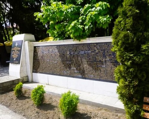 Разлог отдава почит към загиналите и участвалите във Втората световна война