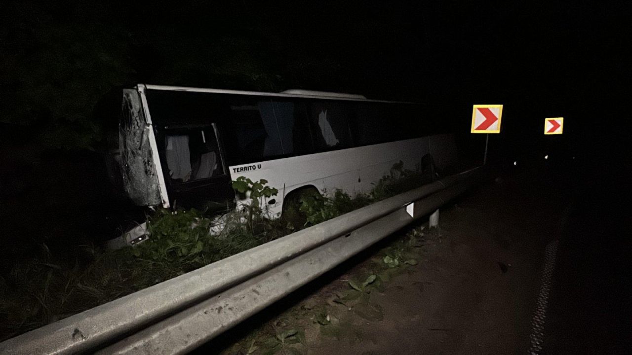 Автобус с военнослужещи и два тира катастрофираха на Прохода на Републиката