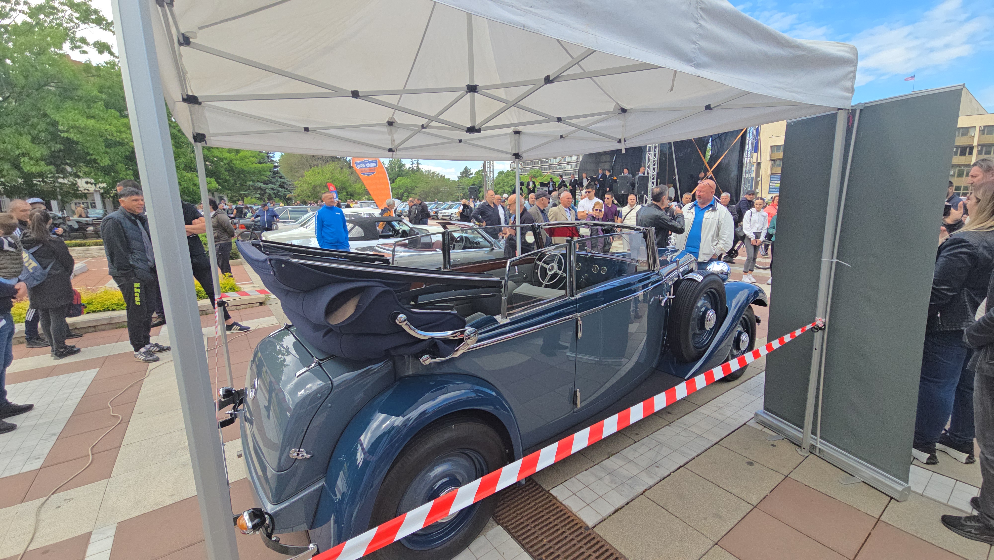 Влади Въргала представи 100-годишен Mercedes кабриолет на ретро парада в Благоевград