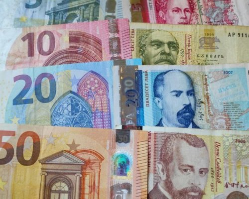 Демократична България внасят твърдо законопроект за еврото
