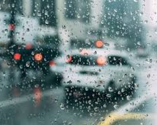 Циклон ни връхлита с нова порция бури и порои