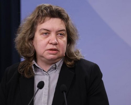 Киселова решава да вкара ли референдума в пленарна зала