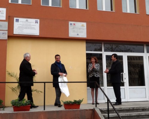 Съдят образователния инспекторат в Благоевград заради закрити паралелки