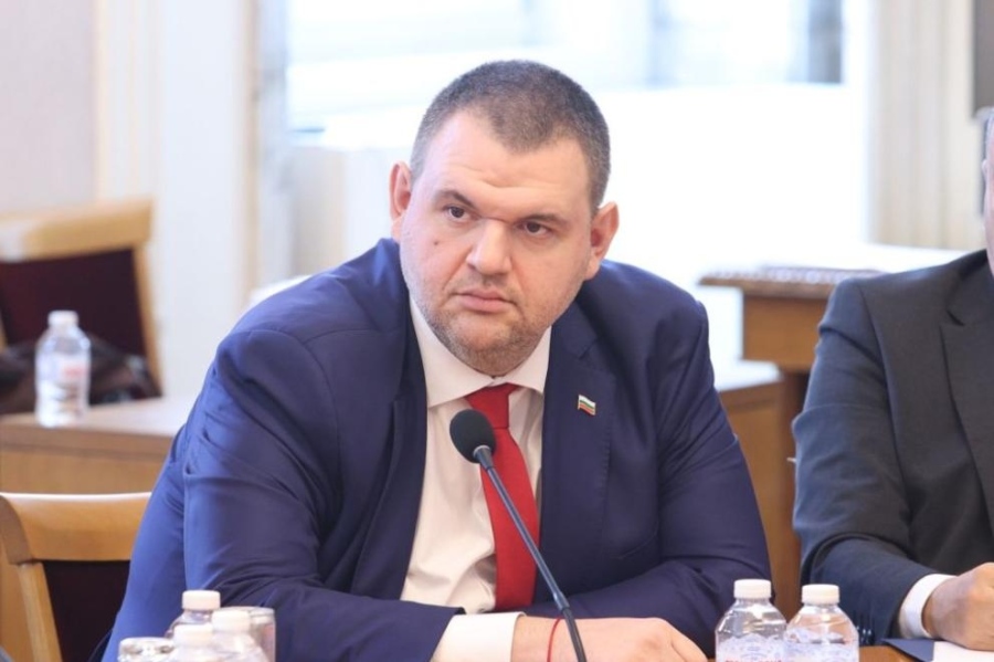Пеевски: Пълен провал е изслушването за Боташ. Тези, които ограбиха България, лъжат нагло! Пеевски: Пълен провал е изслушването за Боташ. Тези, които ограбиха България, лъжат нагло!