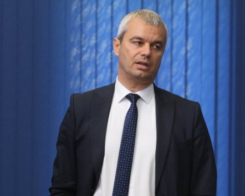 Костадин Костадинов призова Радев да пита КС за решението на Киселова