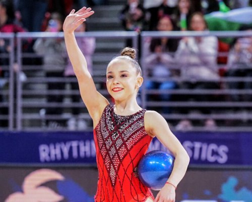 Стилияна Николова с три златни медала на Европейската купа по художествена гимнастика