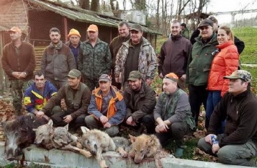 Ловци спасиха село от кръвожадна глутница вълци (СНИМКИ)