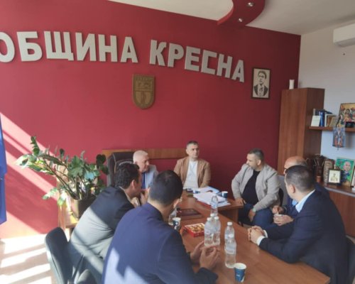 Министър Пешев и депутатът К. Добрев на посещение в Пиринско, започнаха обиколката си от Кресна