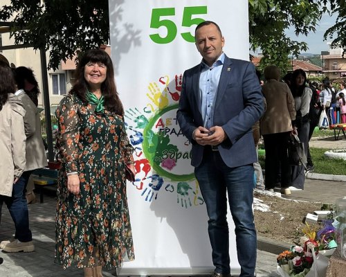 ДГ Здравец в Благоевград стана на 55 години, областният управител Г. Динев бе специален гост на тържеството