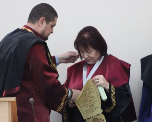 В ЮЗУ: Янка Такева беше удостоена с почетното звание  Доктор хонорис кауза