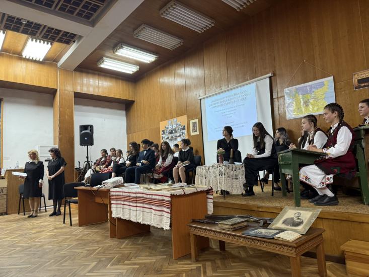 Урок по родолюбие на ученици и учители от Симитли Урок по родолюбие на ученици и учители от Симитли