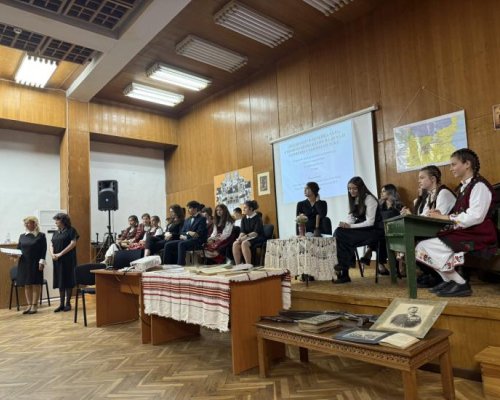 Урок по родолюбие на ученици и учители от Симитли