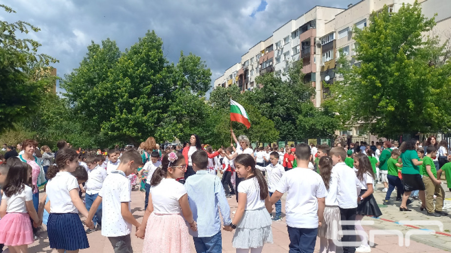 24 кръга за 24 май в Осмо СУ в Благоевград