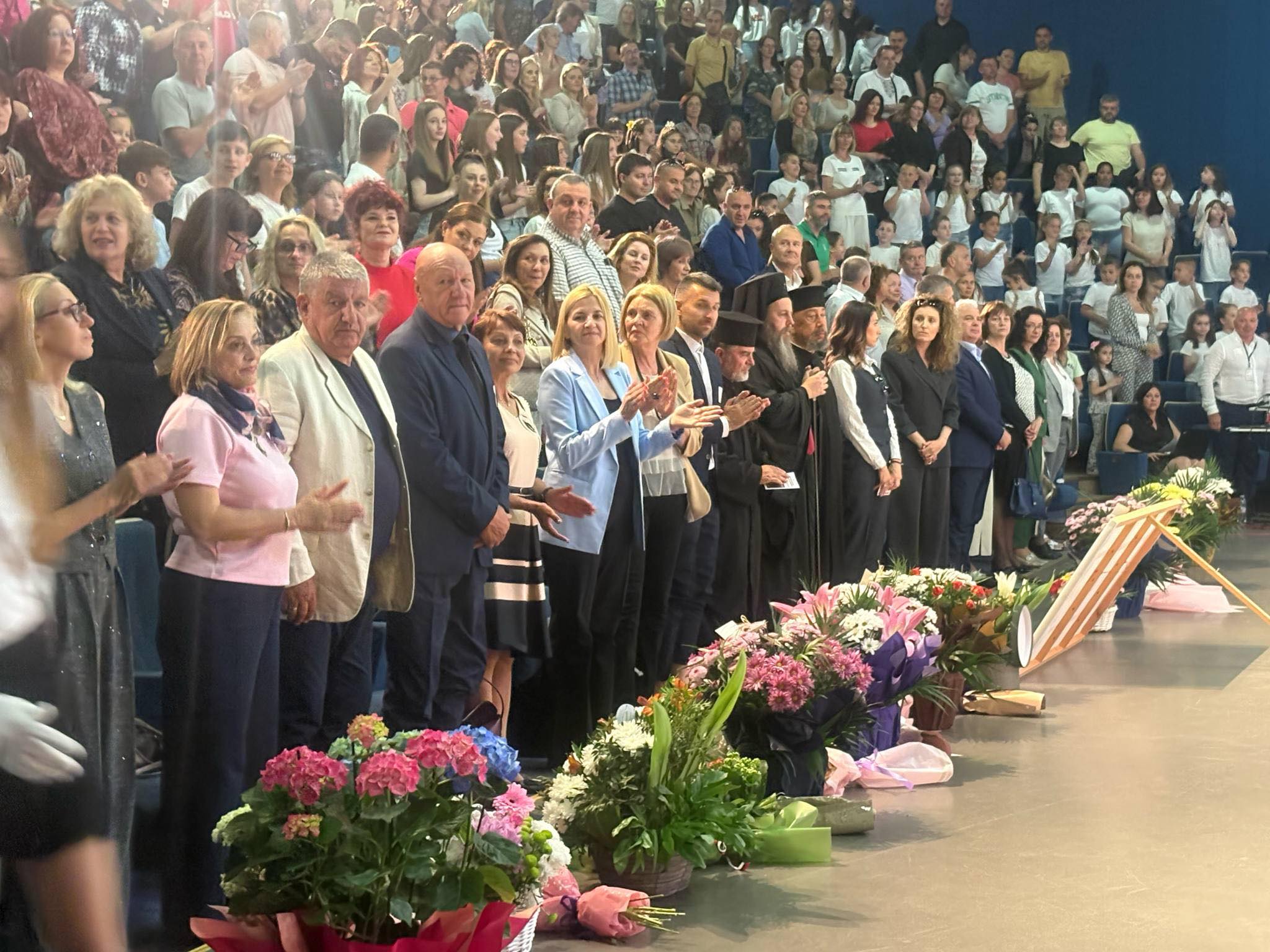 С тържествен концерт-Ние сме от Трето в зала Яворов бе отбелязана 70-годишнината от създаването на 3-то ОУ Димитър Талев в Благоевград