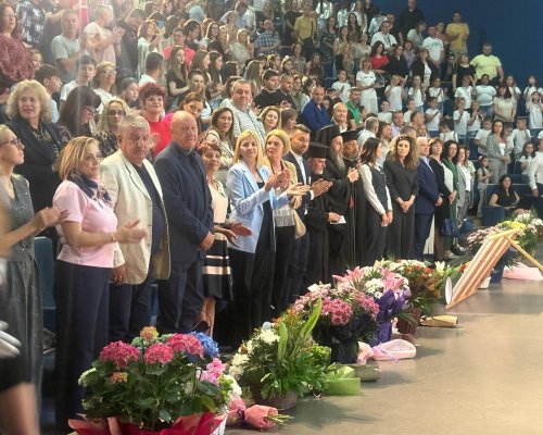 С тържествен концерт-Ние сме от Трето в зала Яворов бе отбелязана 70-годишнината от създаването на 3-то ОУ Димитър Талев в Благоевград