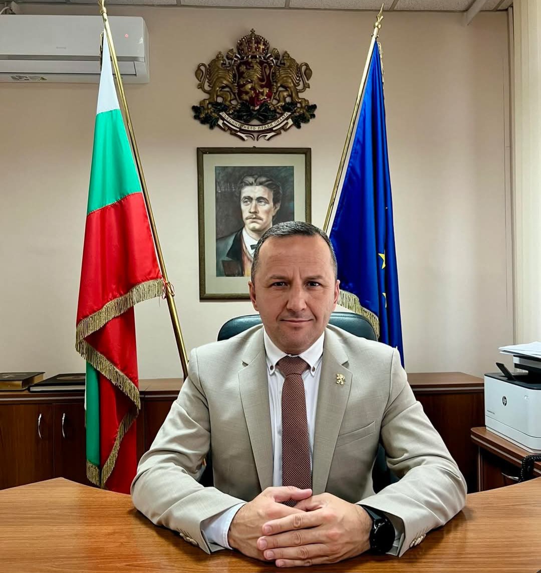 Областният управител на Благоевград Георги Динев: Поздравявам Ви по случай Деня на светите братя Кирил и Методий, на българската азбука, просвета и култура и на славянската книжовност!