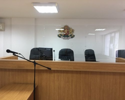 Бивш съветник и отстранена кметица атакуват в АС-Благоевград