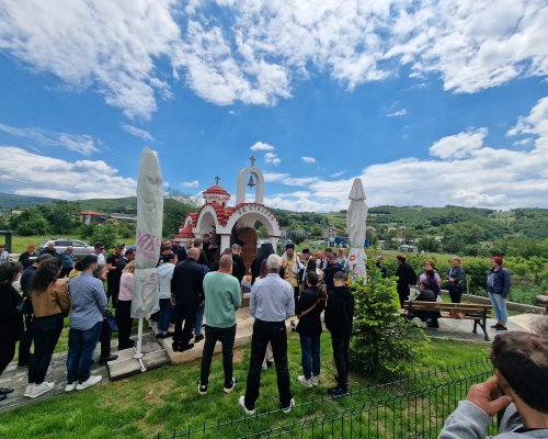 Владиката и игуменът на Рилския манастир осветиха параклис на Свети Стилян в село Изгрев