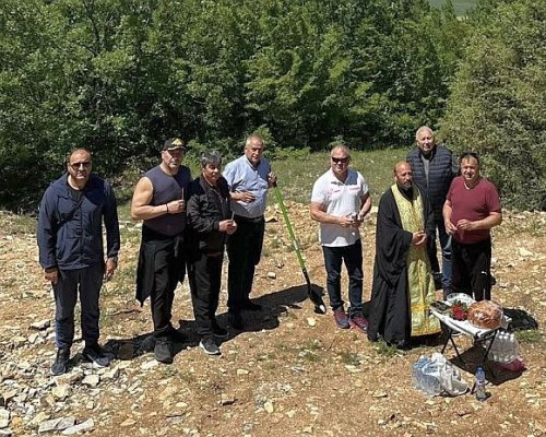 Започна изграждането на 21-метров кръст над Хаджидимово