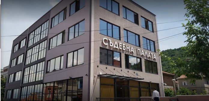 Осъдиха каналджия и заловен на Кулата чужденец