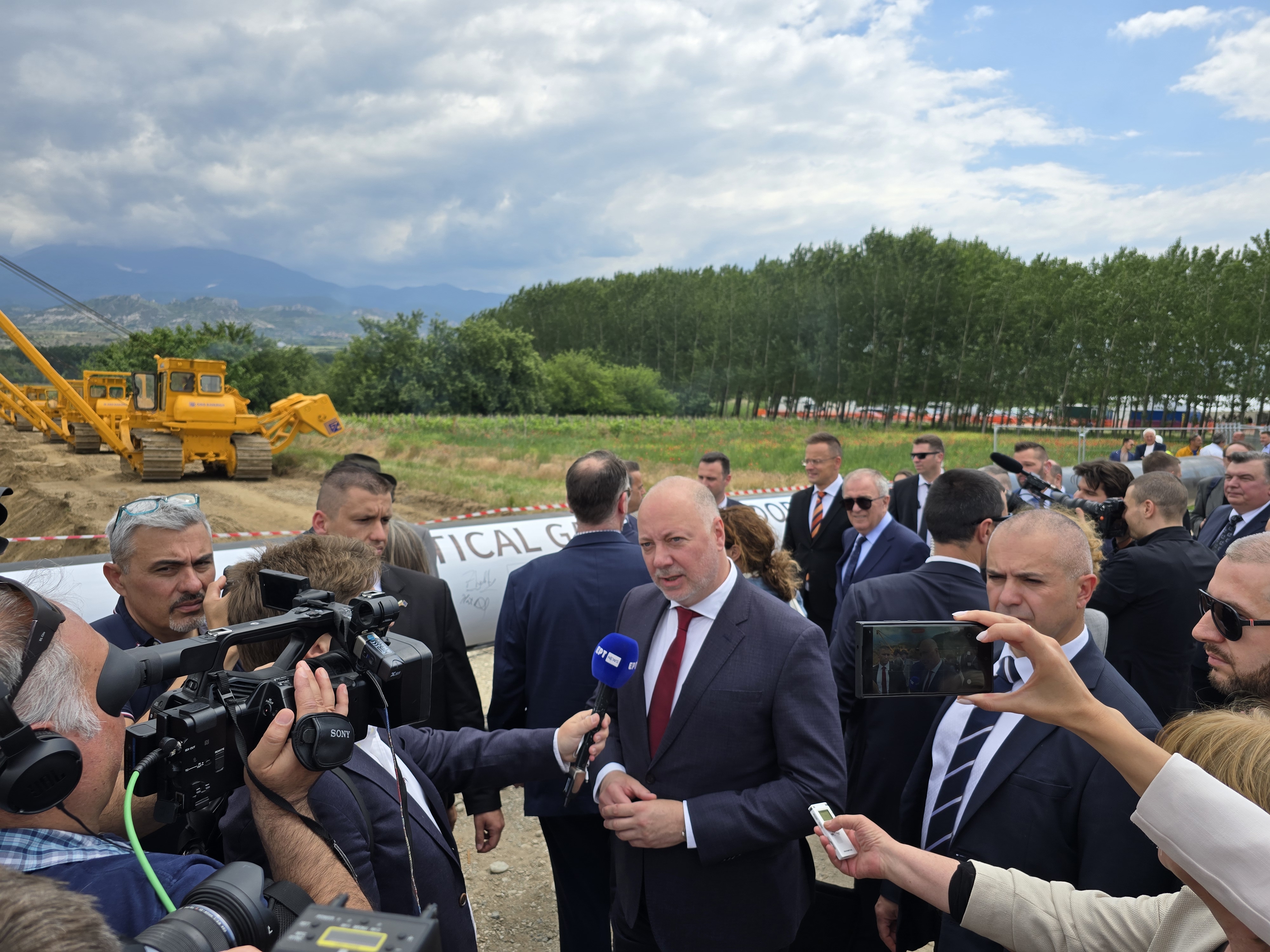 Желязков и Станков инспектираха Вертикалния газов коридор край с. Микрево