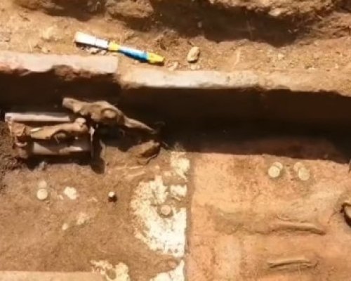Археолози разкриха запазен гроб на дете в Хераклея Синтика