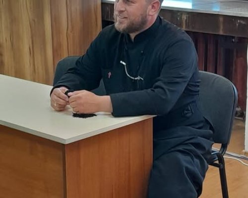 Свещеник Ангел Вангелов даде полезни съвети за превенция срещу зависимостите на ученици.